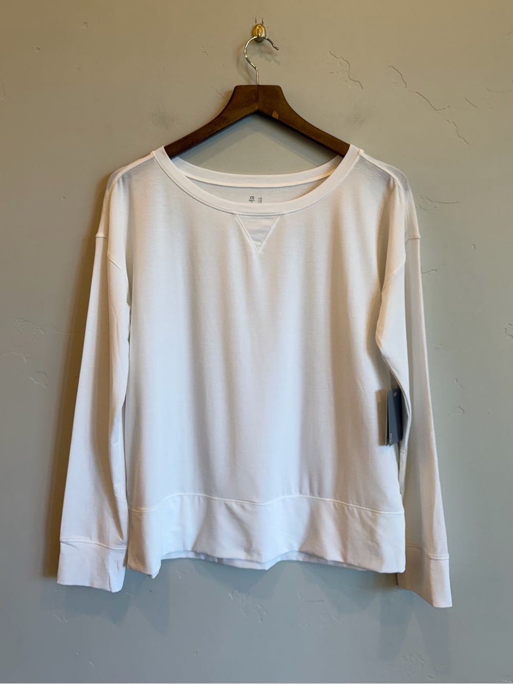 GAP Fit White Long Sleeve Crew Neck Super Soft Top
